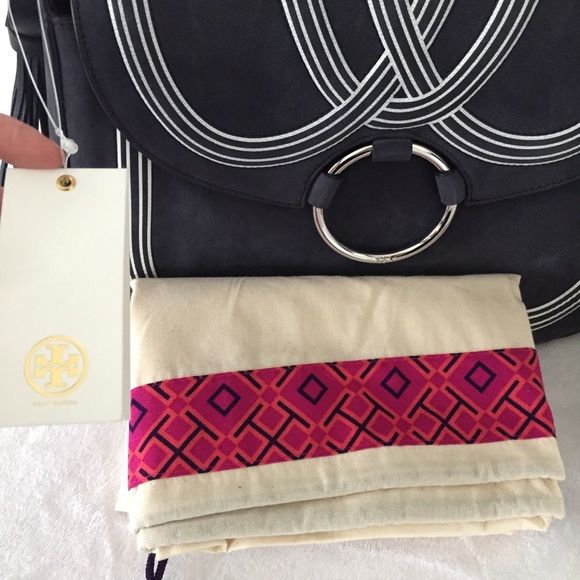 NWT Tory Burch True Navy Lg Tassel Shoulder Bag - Picture 6 of 8